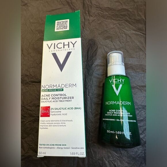 Vichy Normaderm Acne Control Daily Moisturizer 50ml/1.69oz - Picture 2 of 5